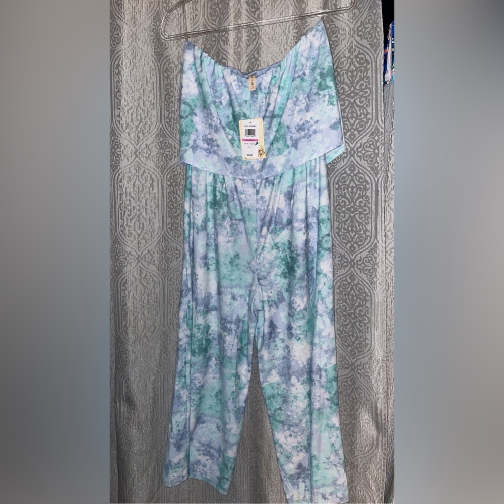💜Strapless jumpsuit NWT w/pockets💜